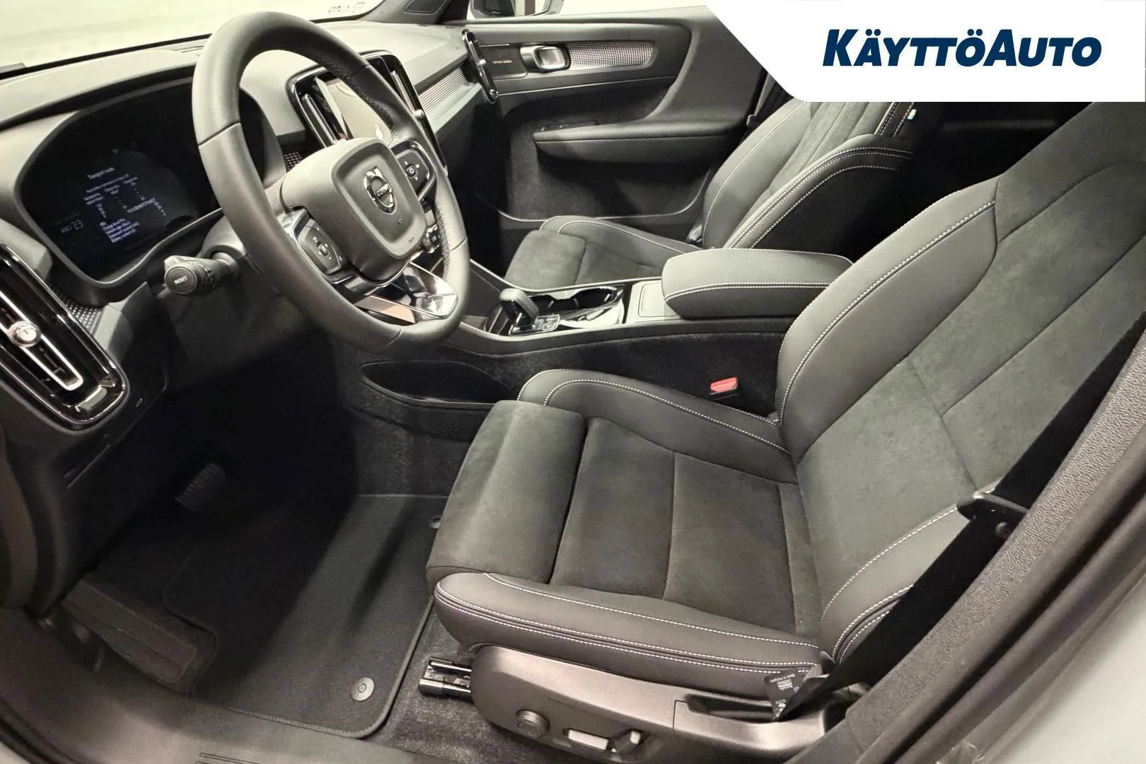 Volvo EX40 ZRA-764 carousel image