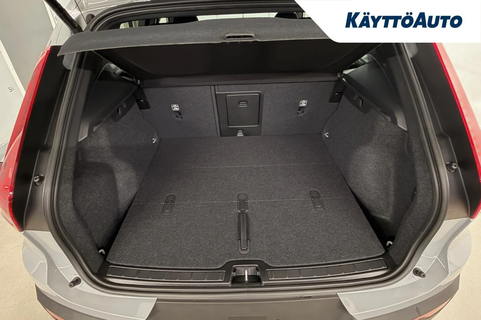 Volvo EX40 ZRA-764 carousel image