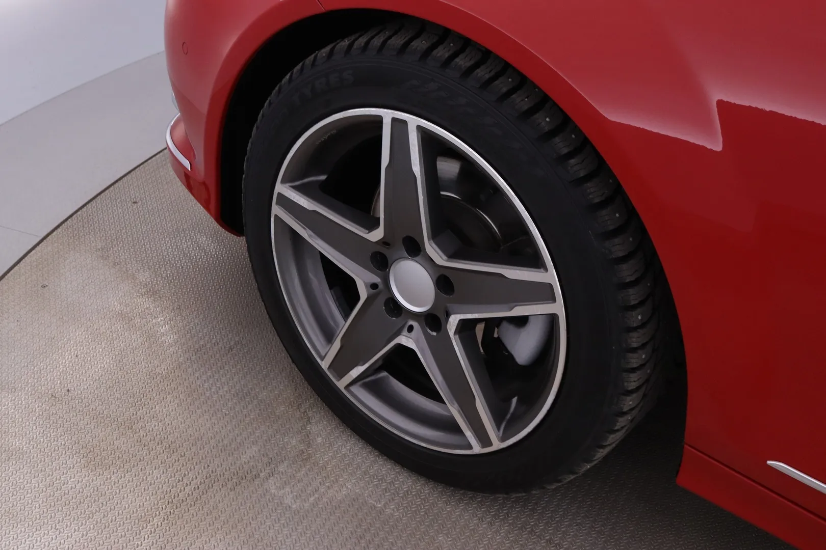 Mercedes-Benz C RRO-954 carousel image