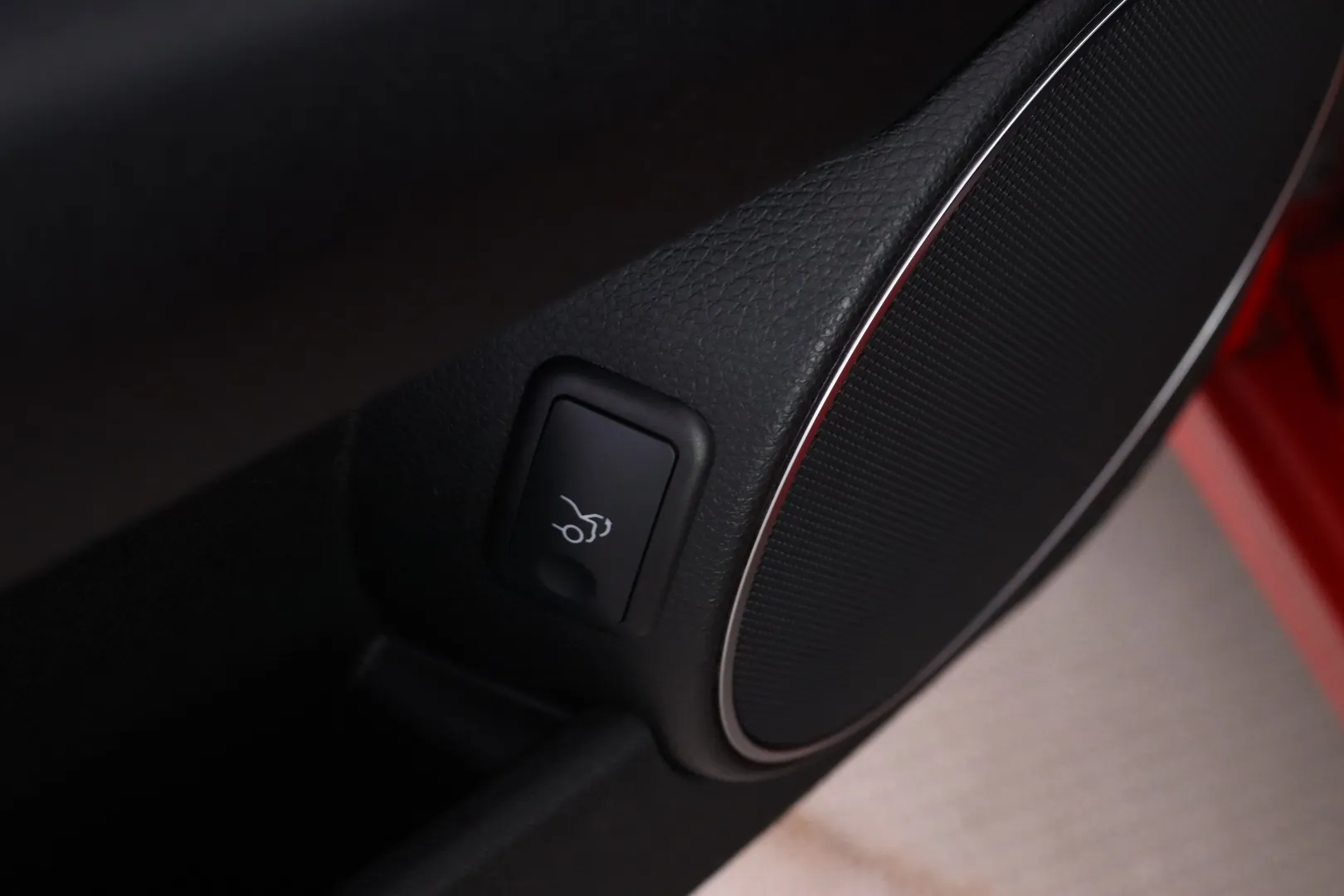 Mercedes-Benz C RRO-954 carousel image