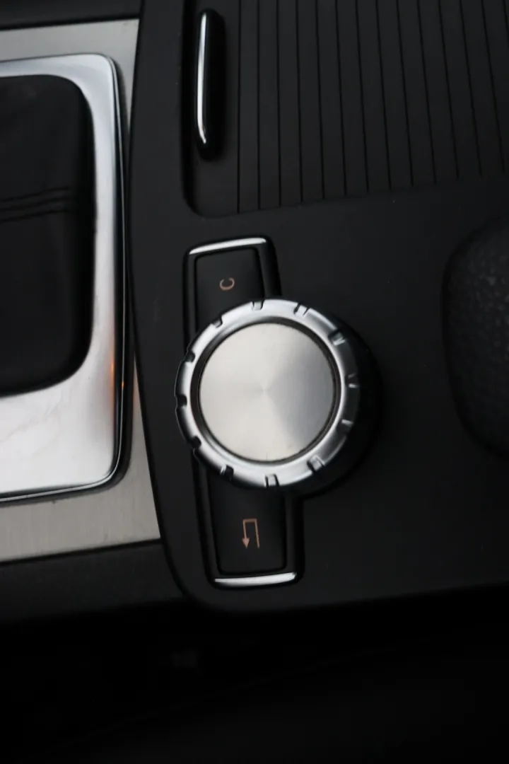 Mercedes-Benz C RRO-954 carousel image