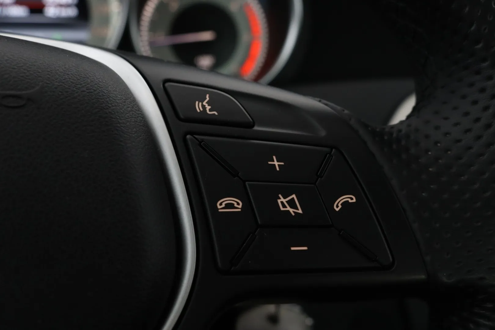 Mercedes-Benz C RRO-954 carousel image