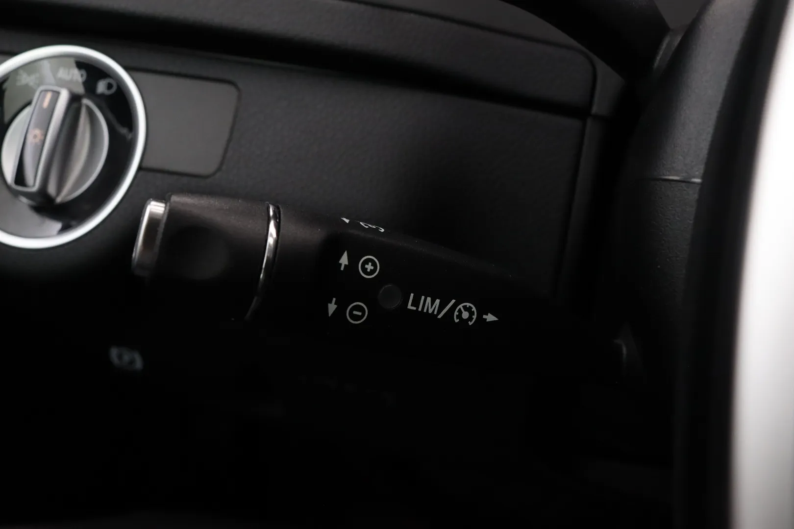 Mercedes-Benz C RRO-954 carousel image