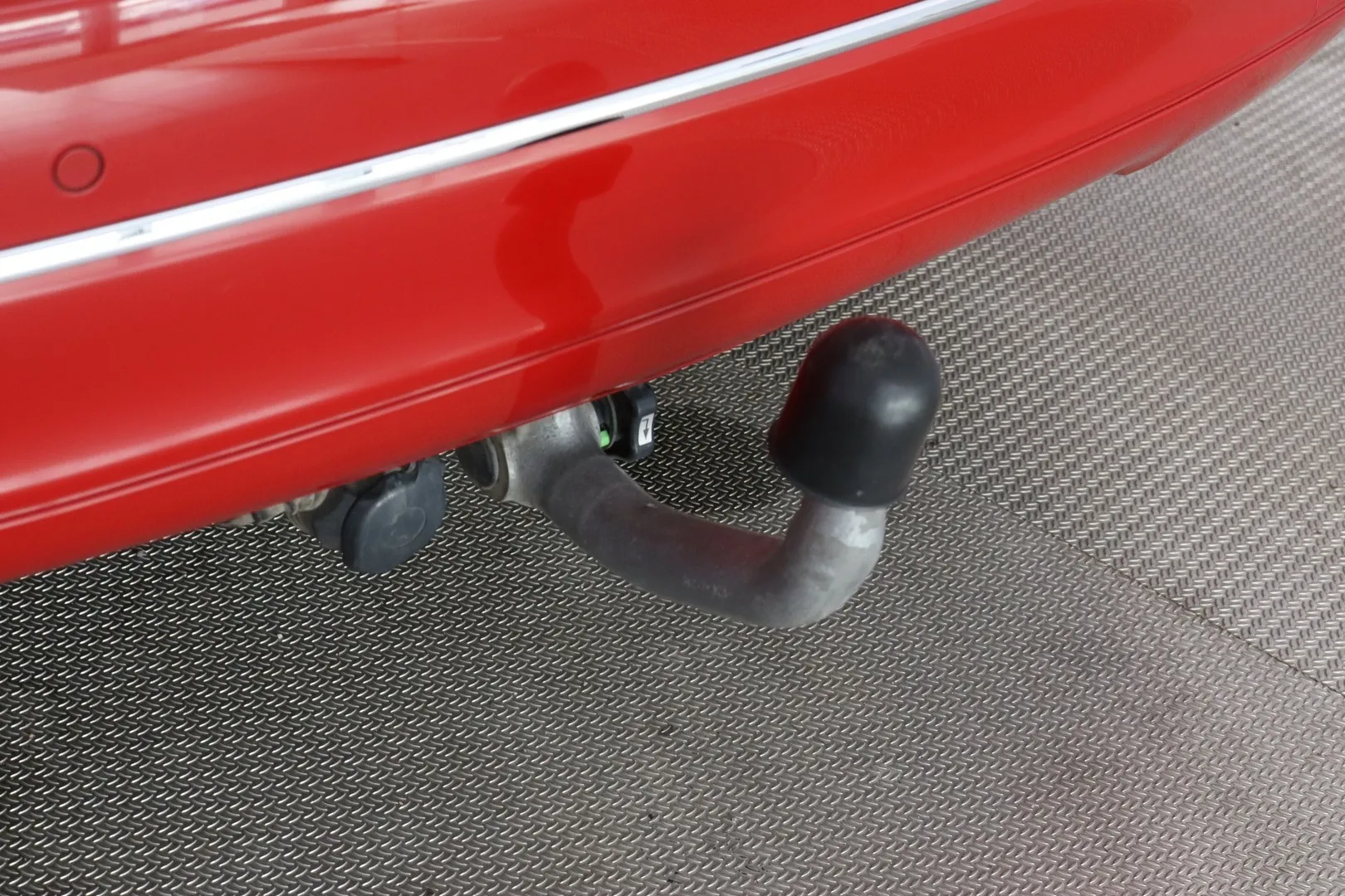 Mercedes-Benz C RRO-954 carousel image