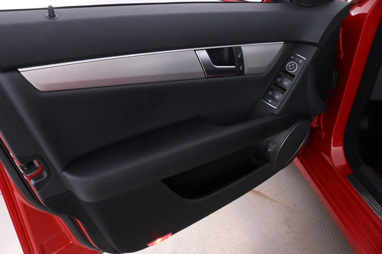 Mercedes-Benz C RRO-954 carousel image