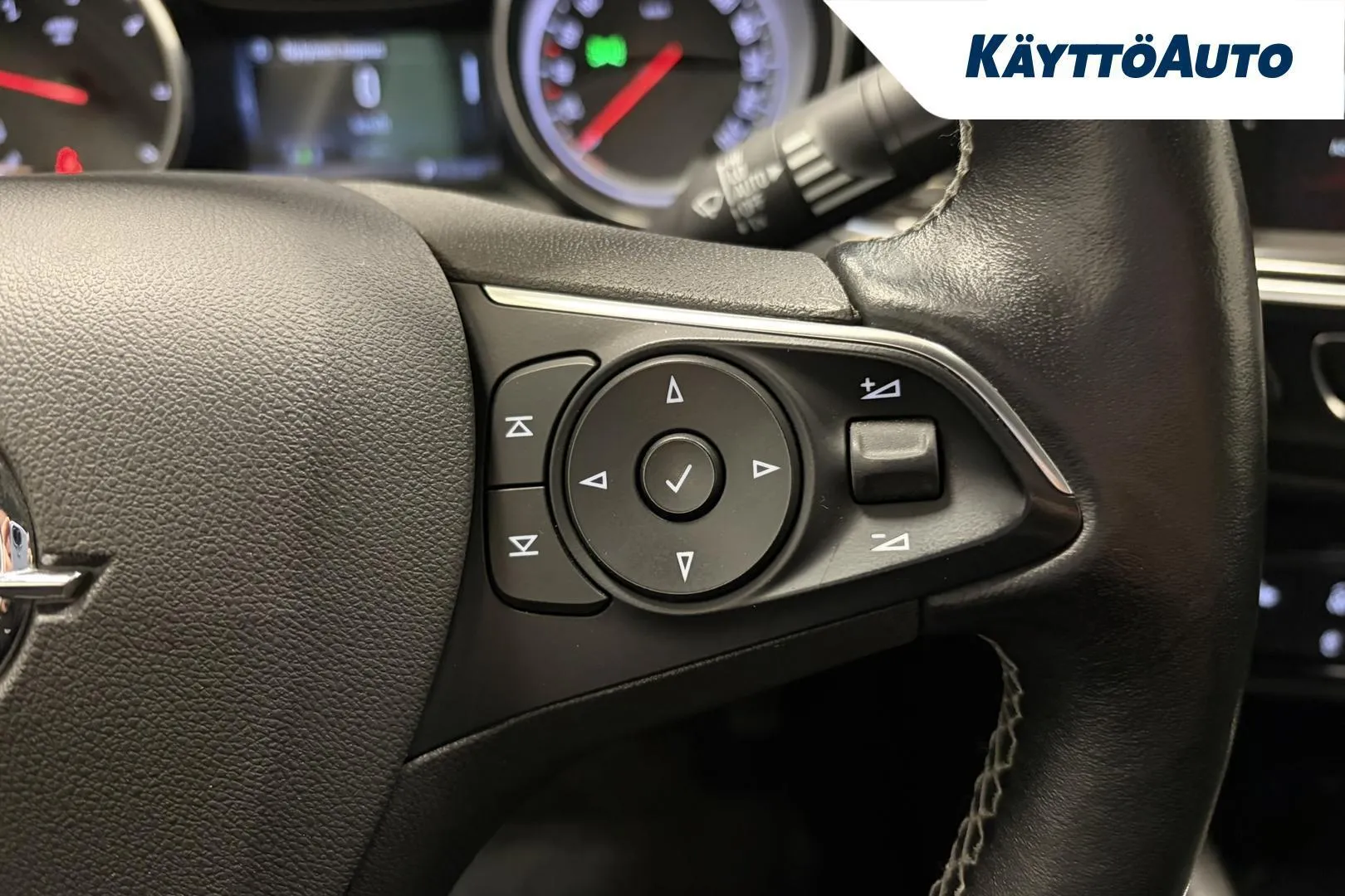 Opel Insignia ZMA-744 carousel image