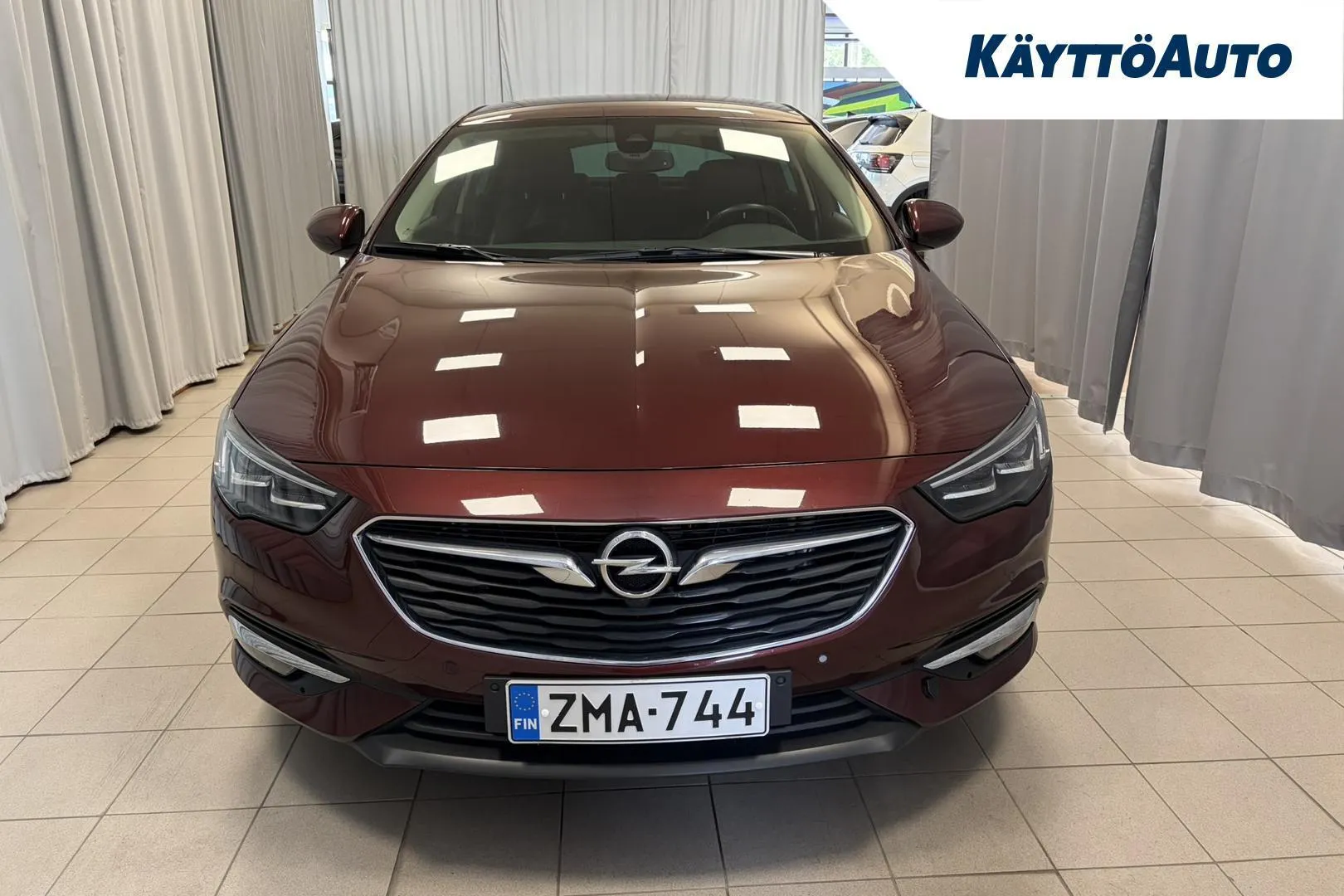 Opel Insignia ZMA-744 carousel image