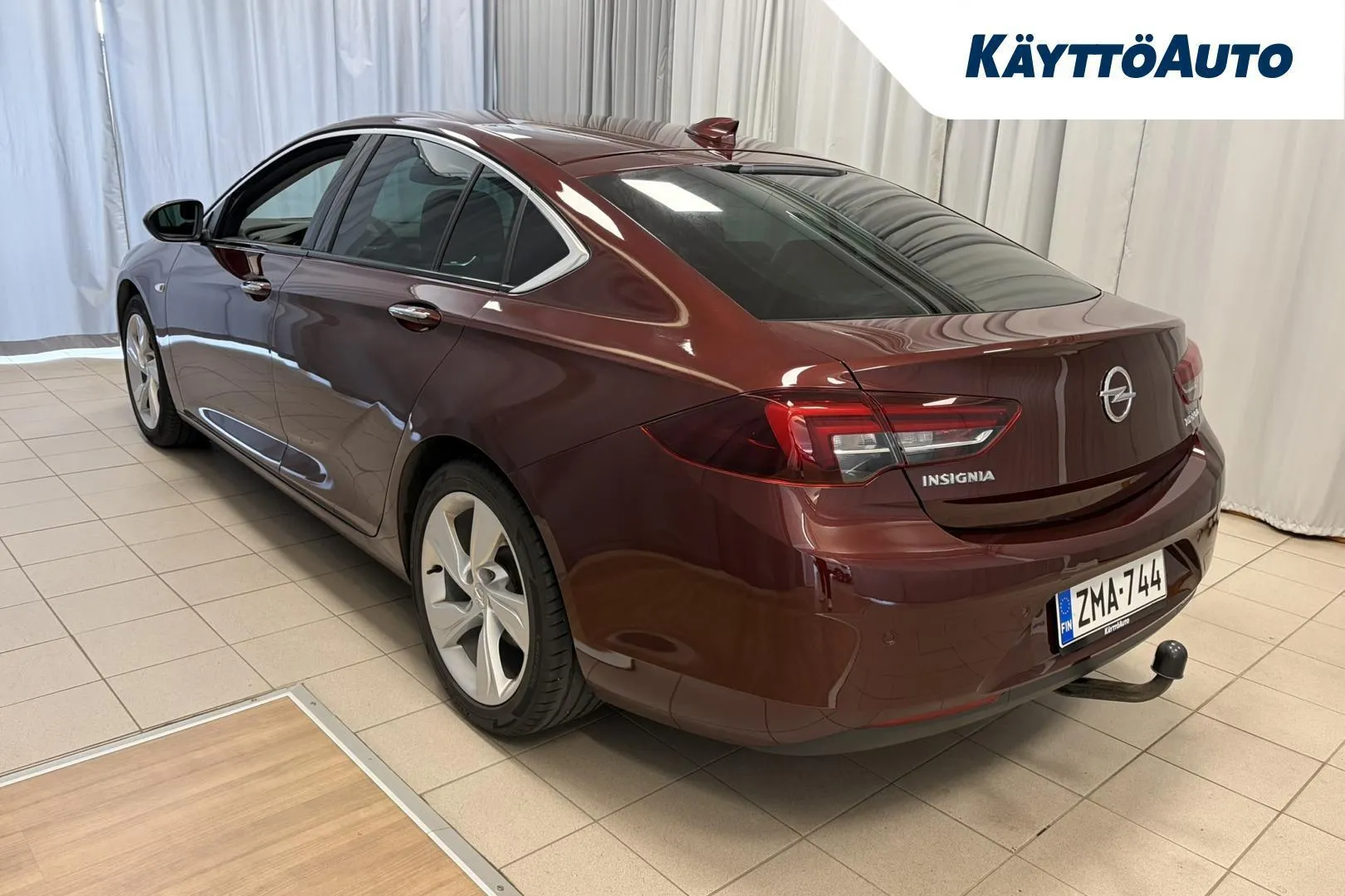 Opel Insignia ZMA-744 carousel image