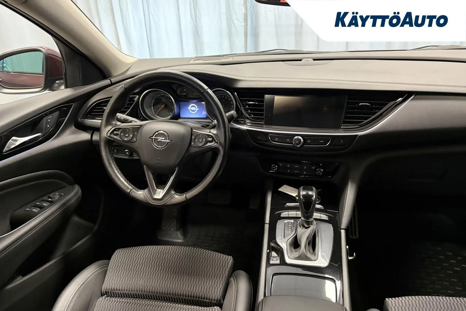 Opel Insignia ZMA-744 carousel image