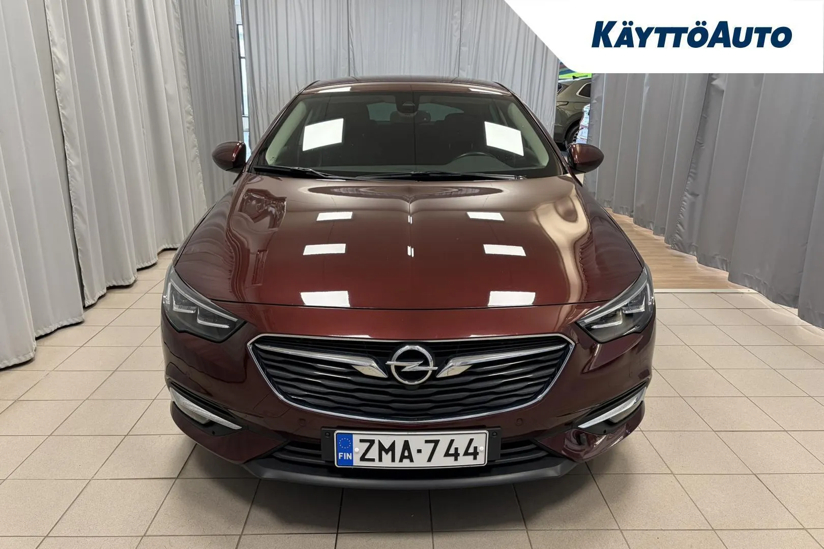 Opel Insignia ZMA-744 carousel image