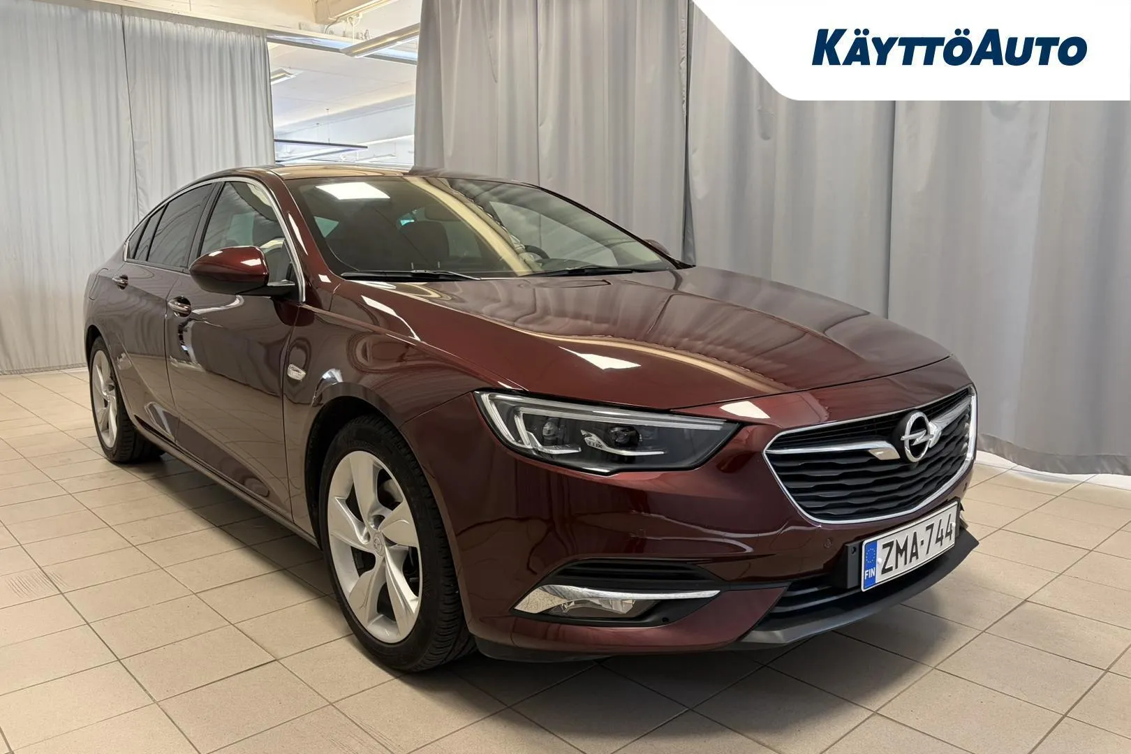 Opel Insignia ZMA-744 carousel image