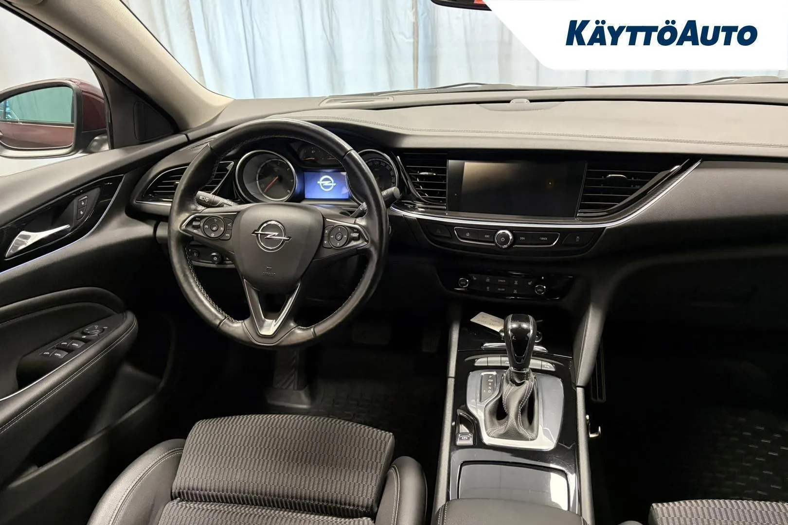 Opel Insignia ZMA-744 carousel image