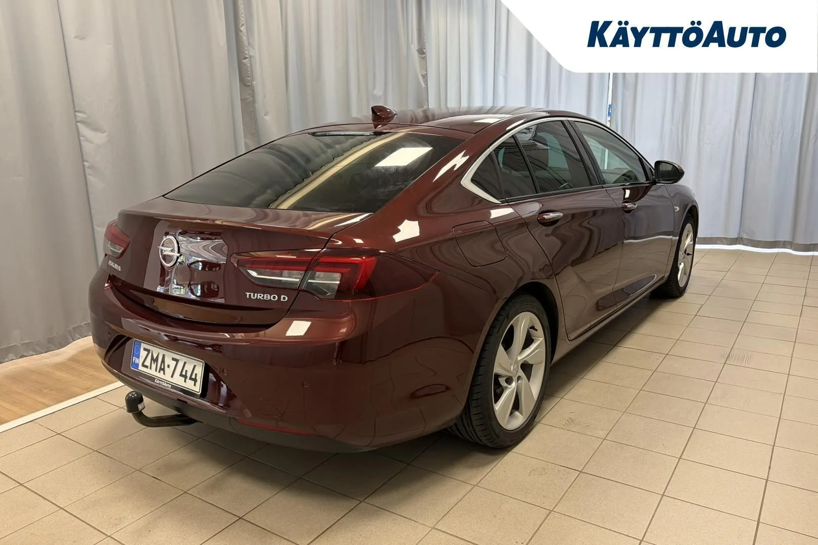 Opel Insignia ZMA-744 carousel image