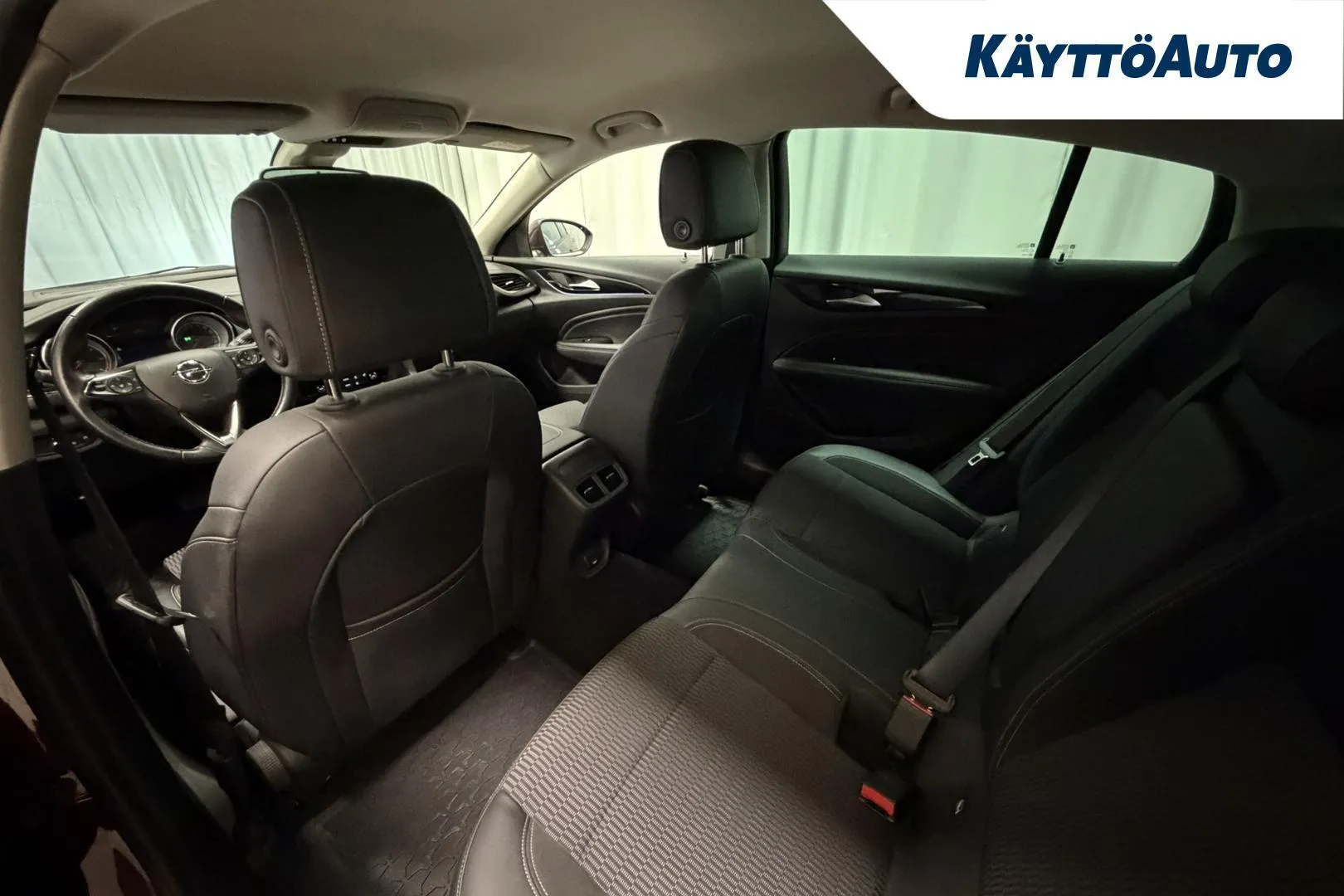 Opel Insignia ZMA-744 carousel image