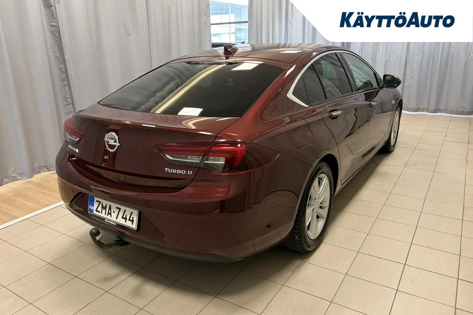 Opel Insignia ZMA-744 carousel image
