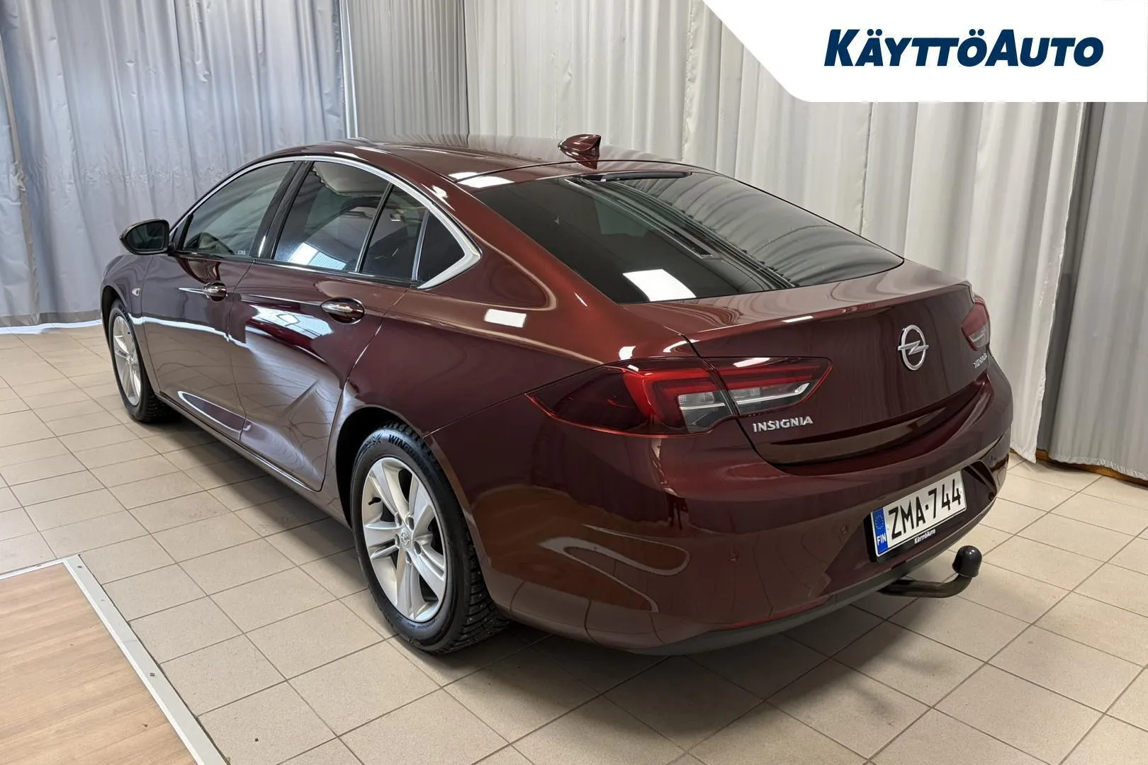 Opel Insignia ZMA-744 carousel image