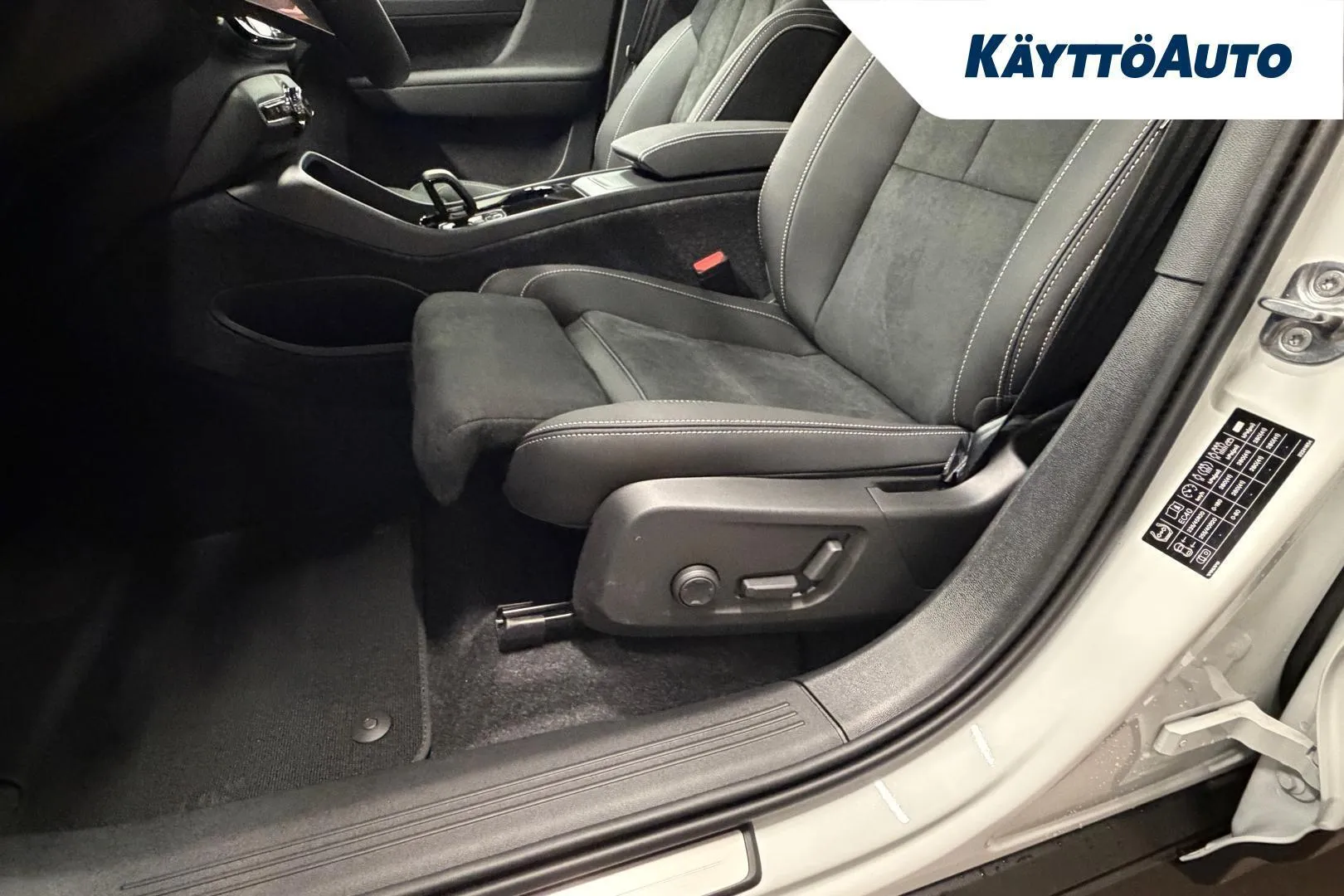 Volvo EC40 NOL-119 carousel image