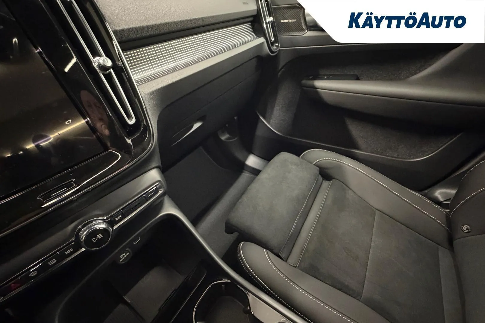 Volvo EC40 NOL-119 carousel image