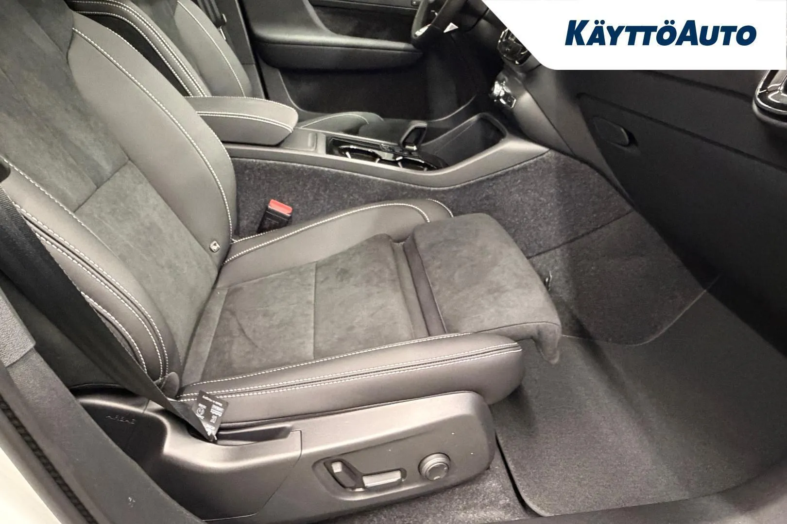 Volvo EC40 NOL-119 carousel image