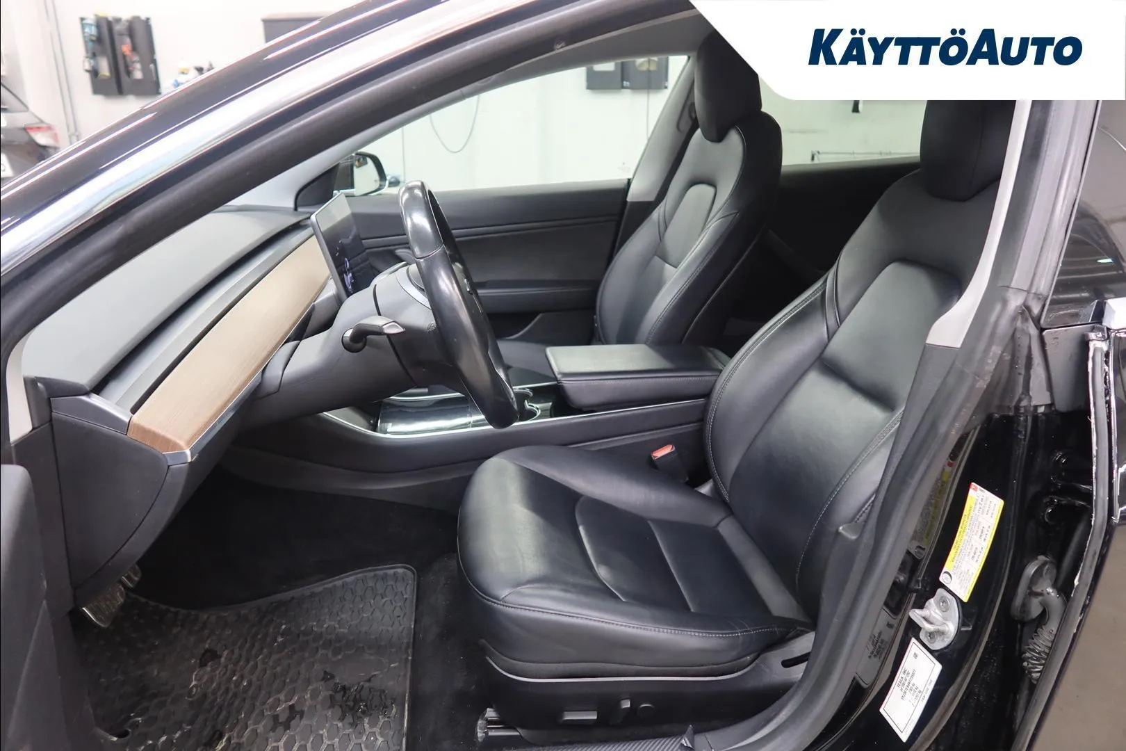 Tesla Model 3 MZI-553 carousel image