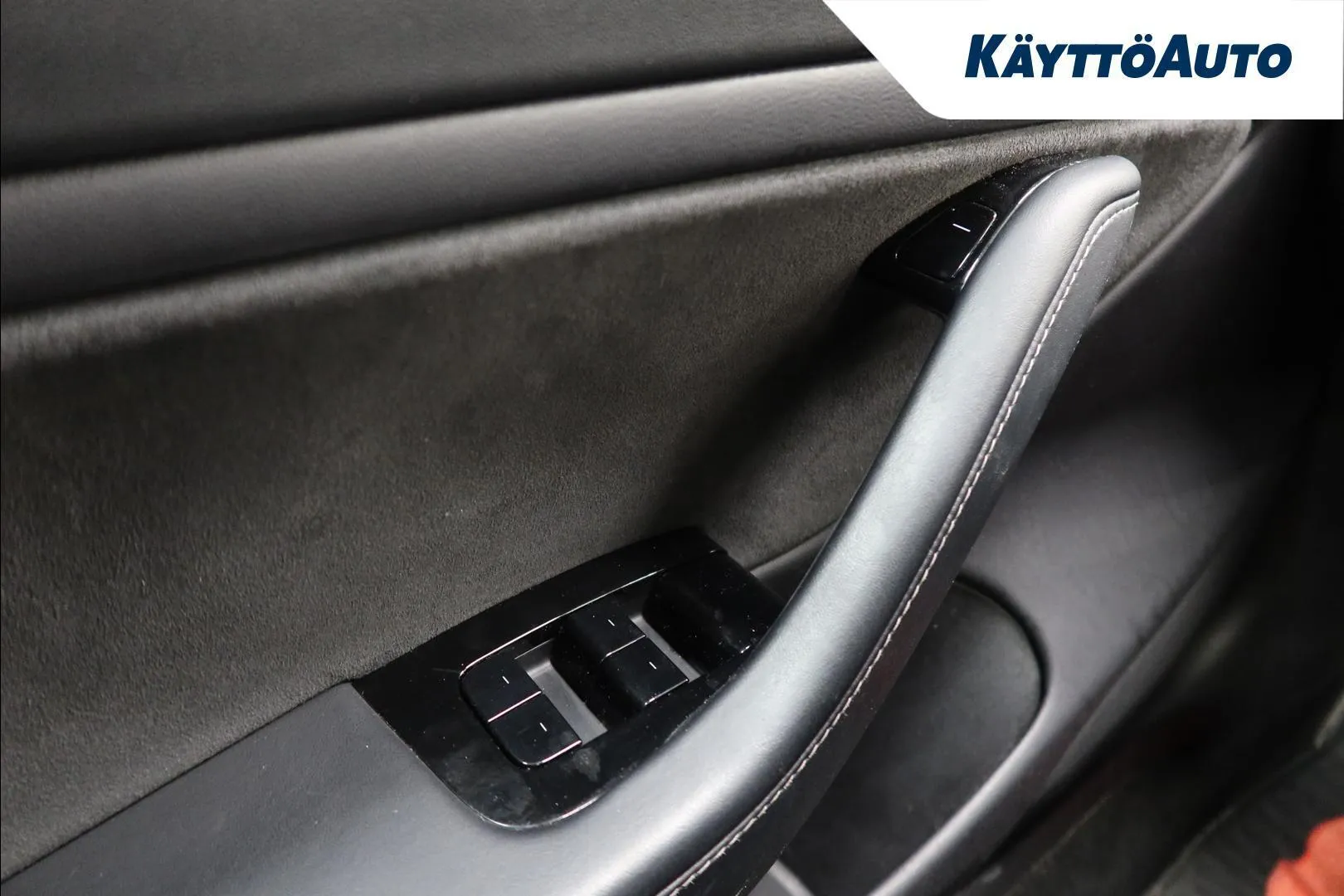 Tesla Model 3 MZI-553 carousel image