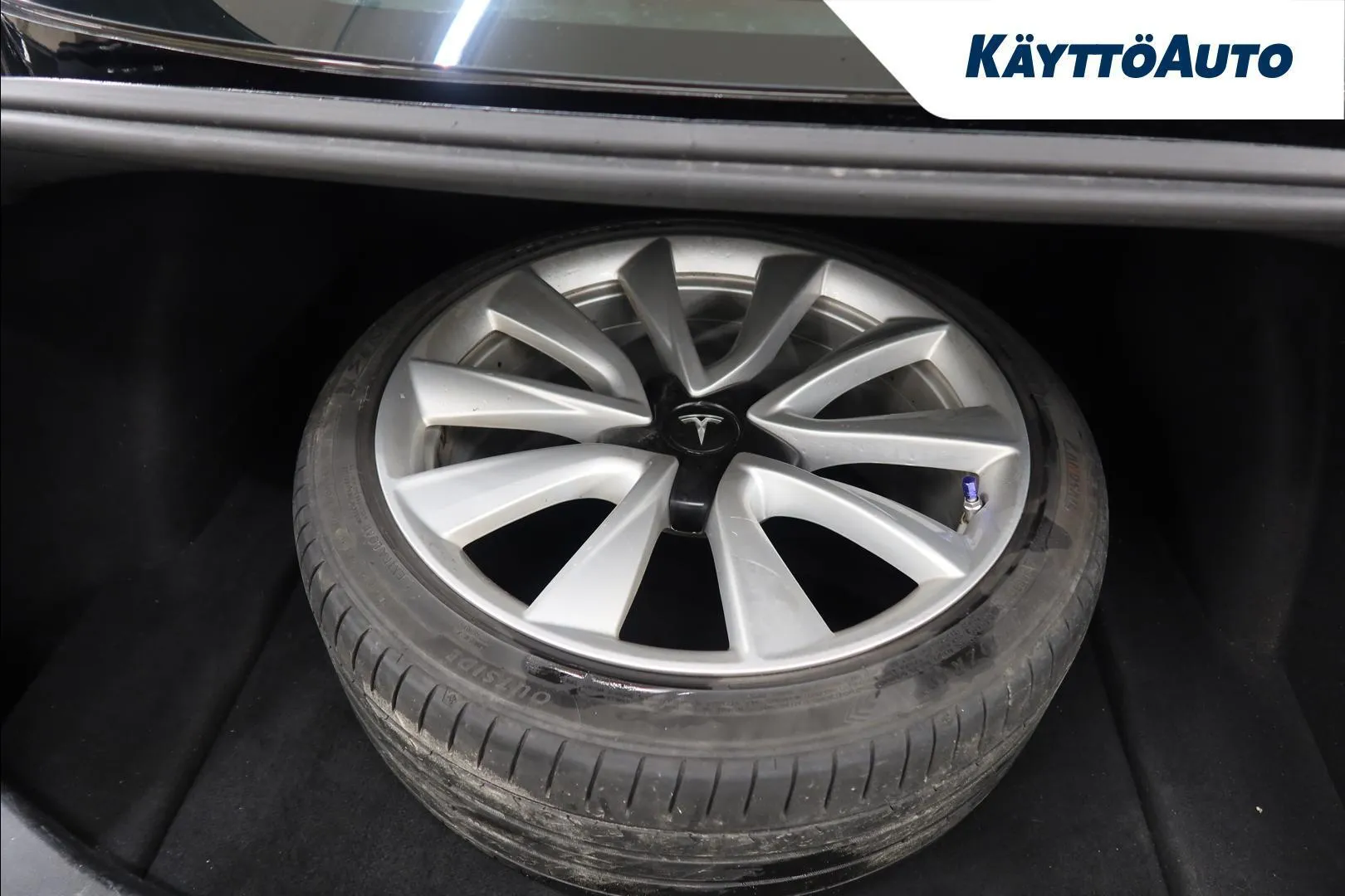 Tesla Model 3 MZI-553 carousel image