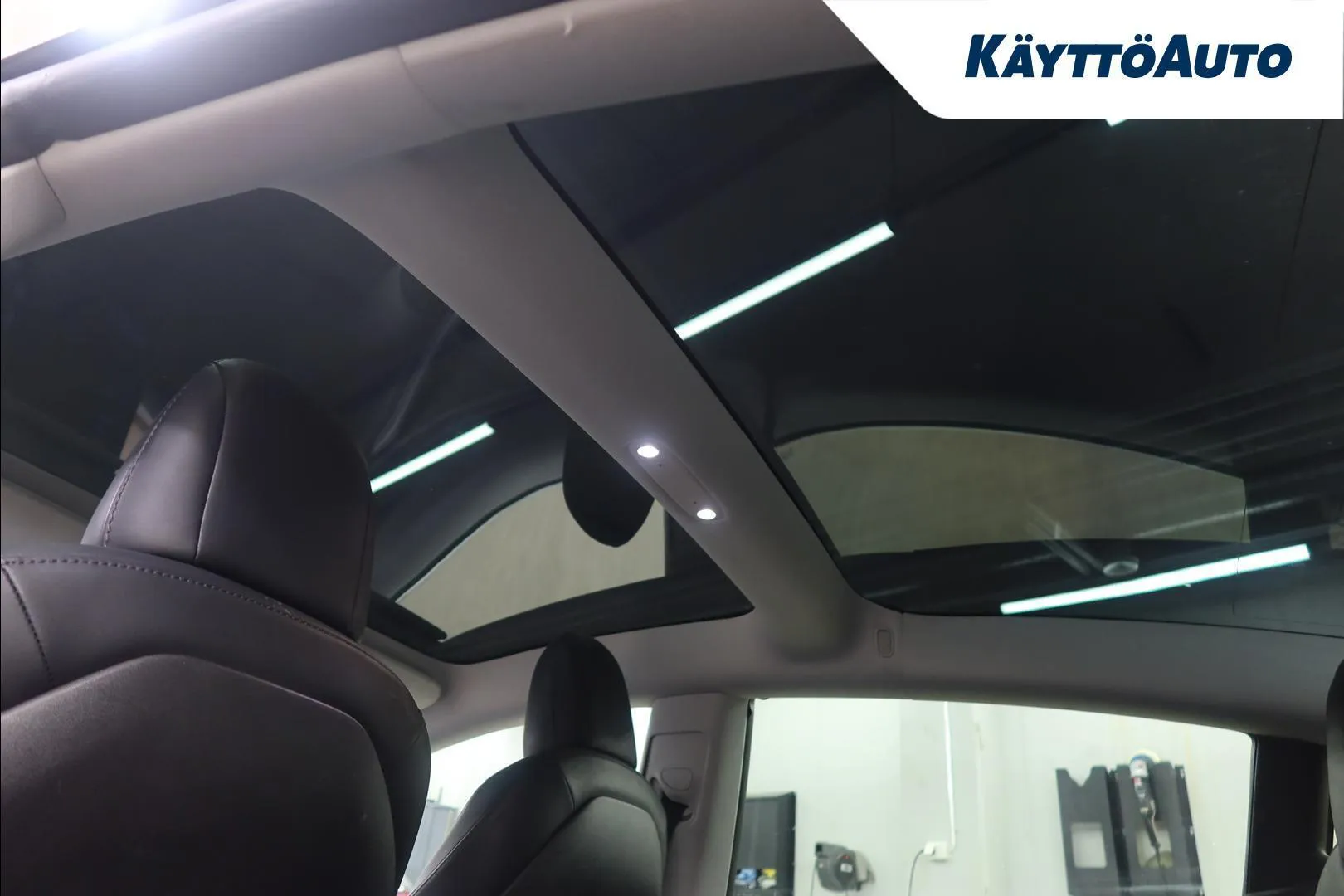 Tesla Model 3 MZI-553 carousel image