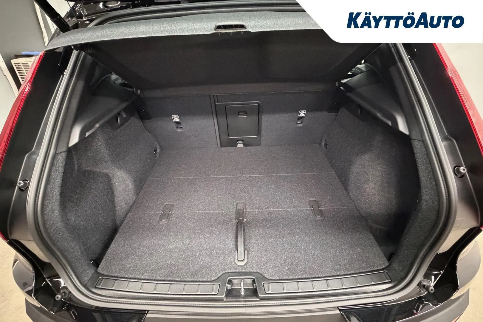 Volvo EX40 NOL-135 carousel image