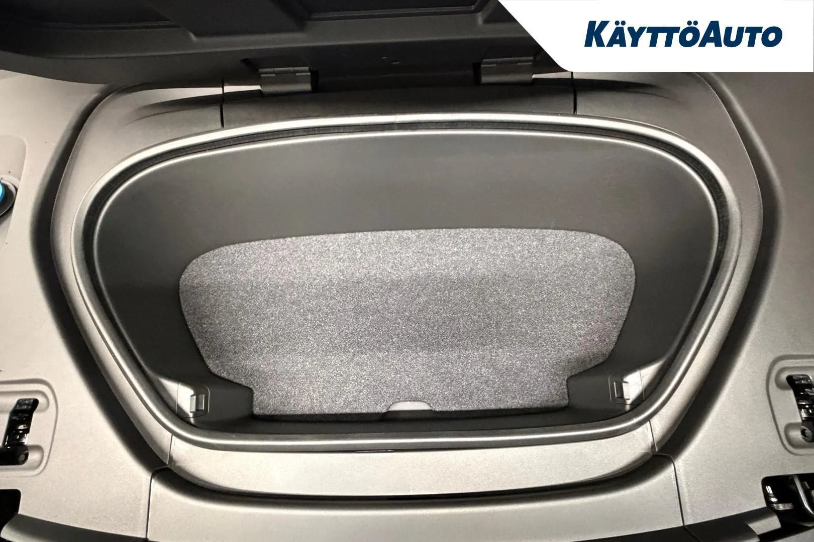 Volvo EX40 NOL-135 carousel image