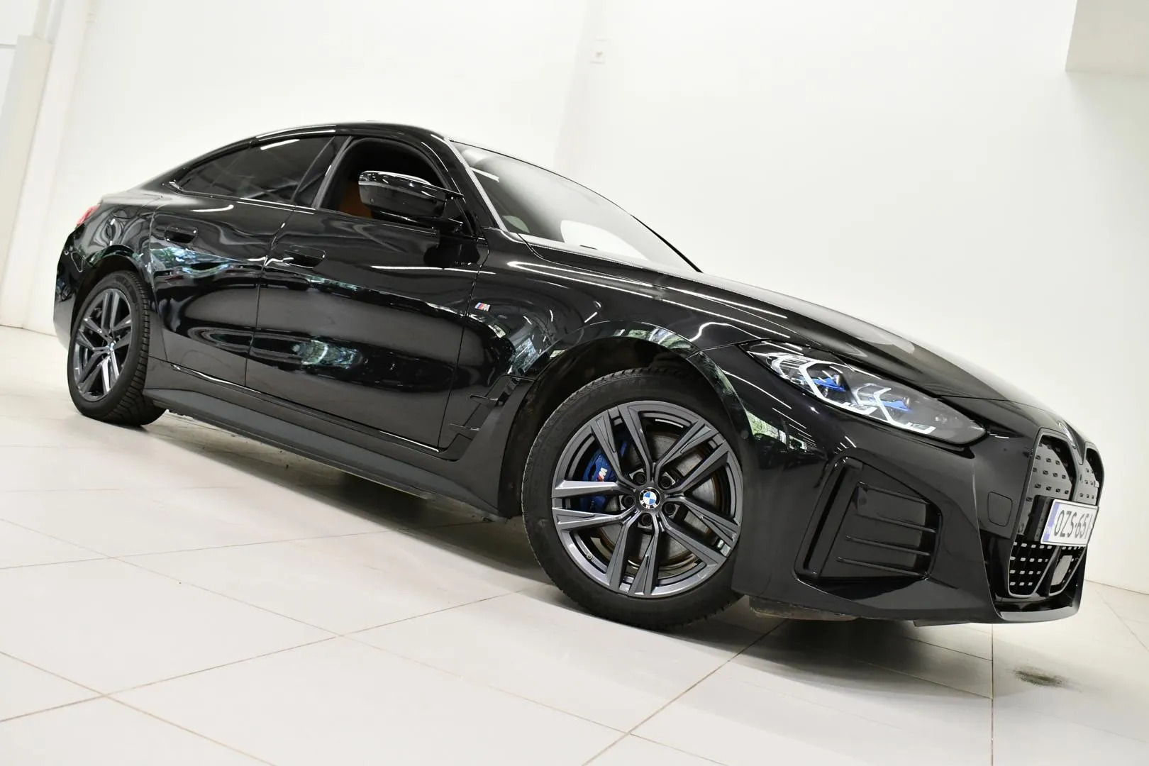 BMW I4 M50 OZS-651 carousel image
