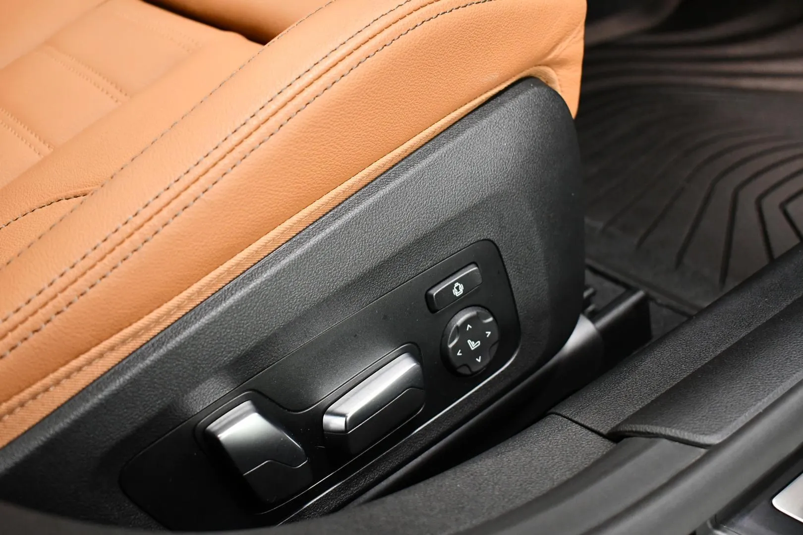 BMW I4 M50 OZS-651 carousel image