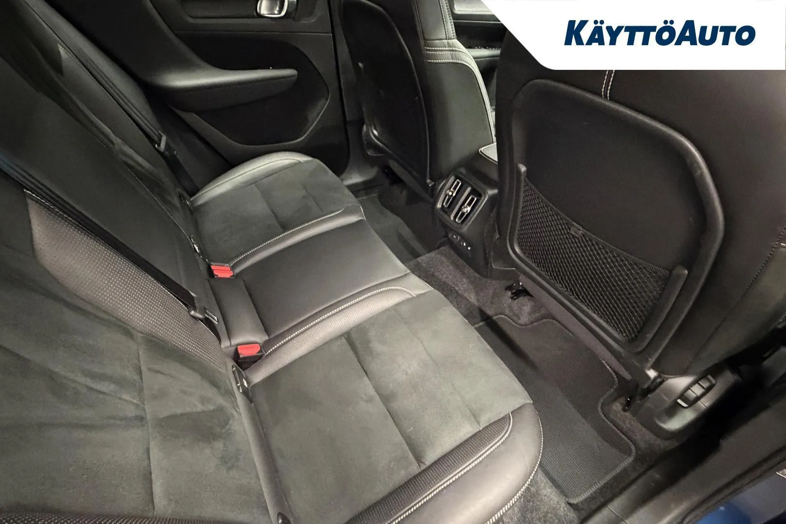 Volvo XC40 SUZ-896 carousel image