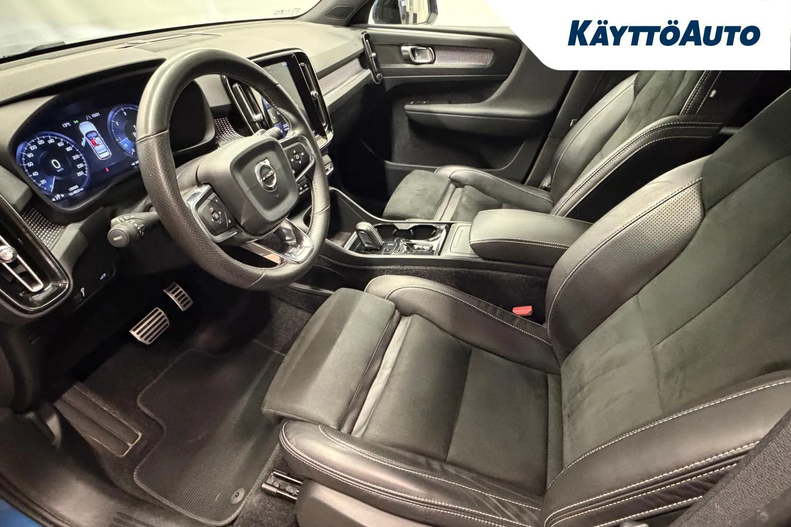 Volvo XC40 SUZ-896 carousel image