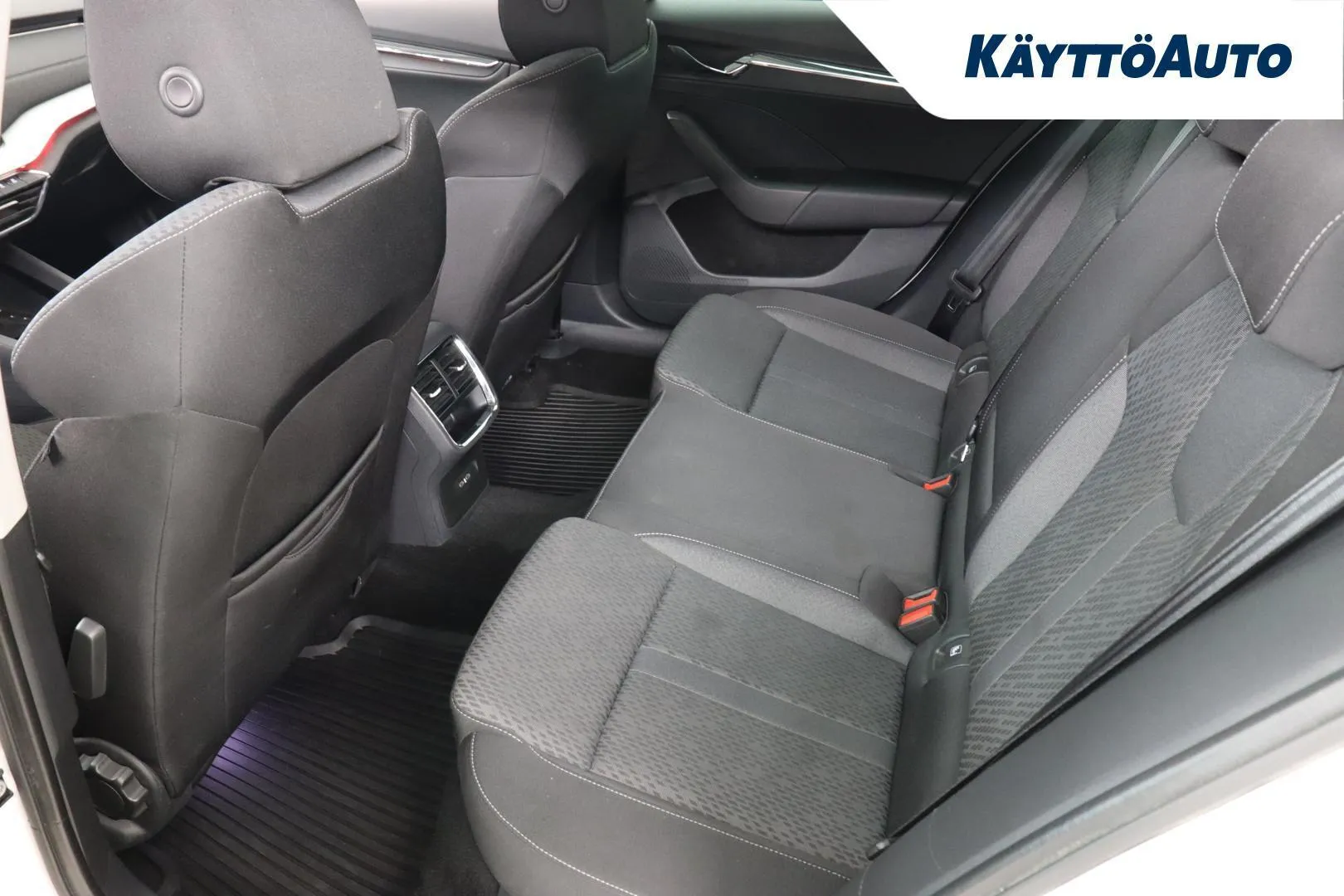 Skoda Octavia GOA-606 carousel image