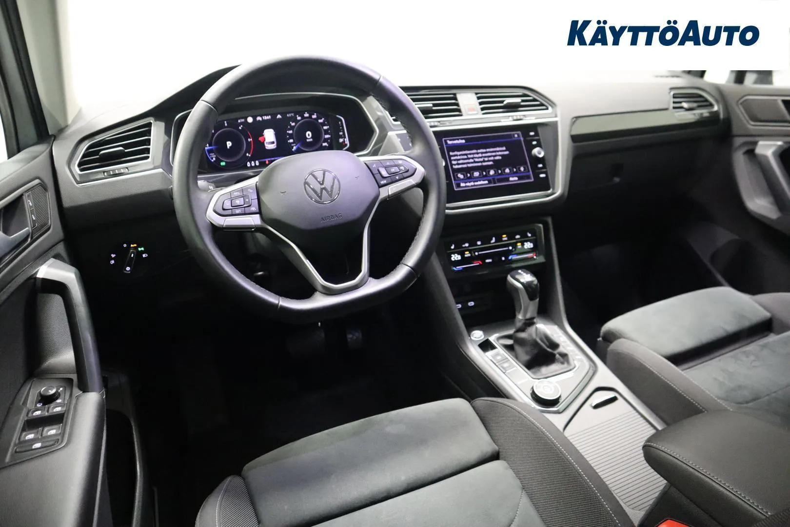 Volkswagen Tiguan CPF-566 carousel image