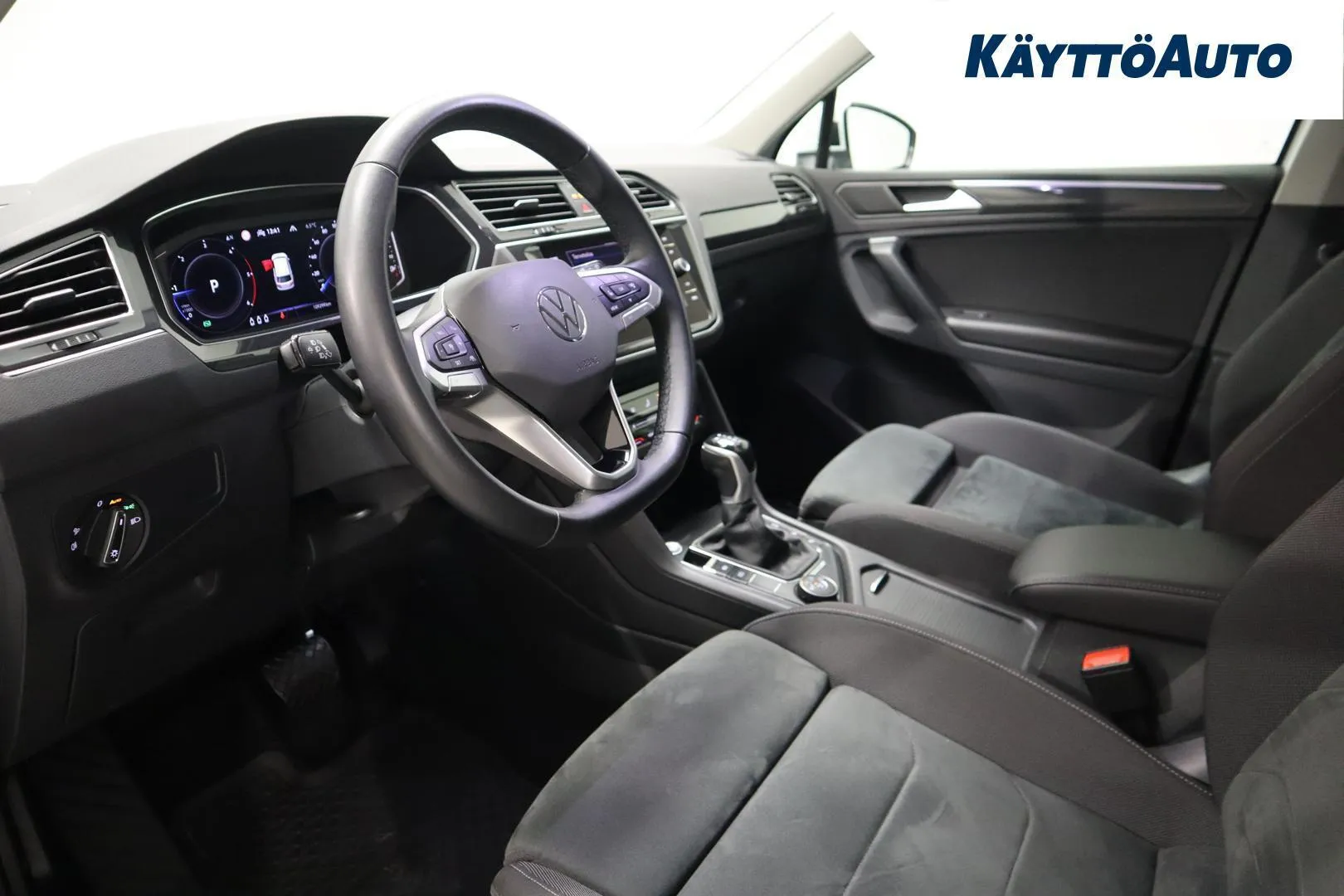 Volkswagen Tiguan CPF-566 carousel image