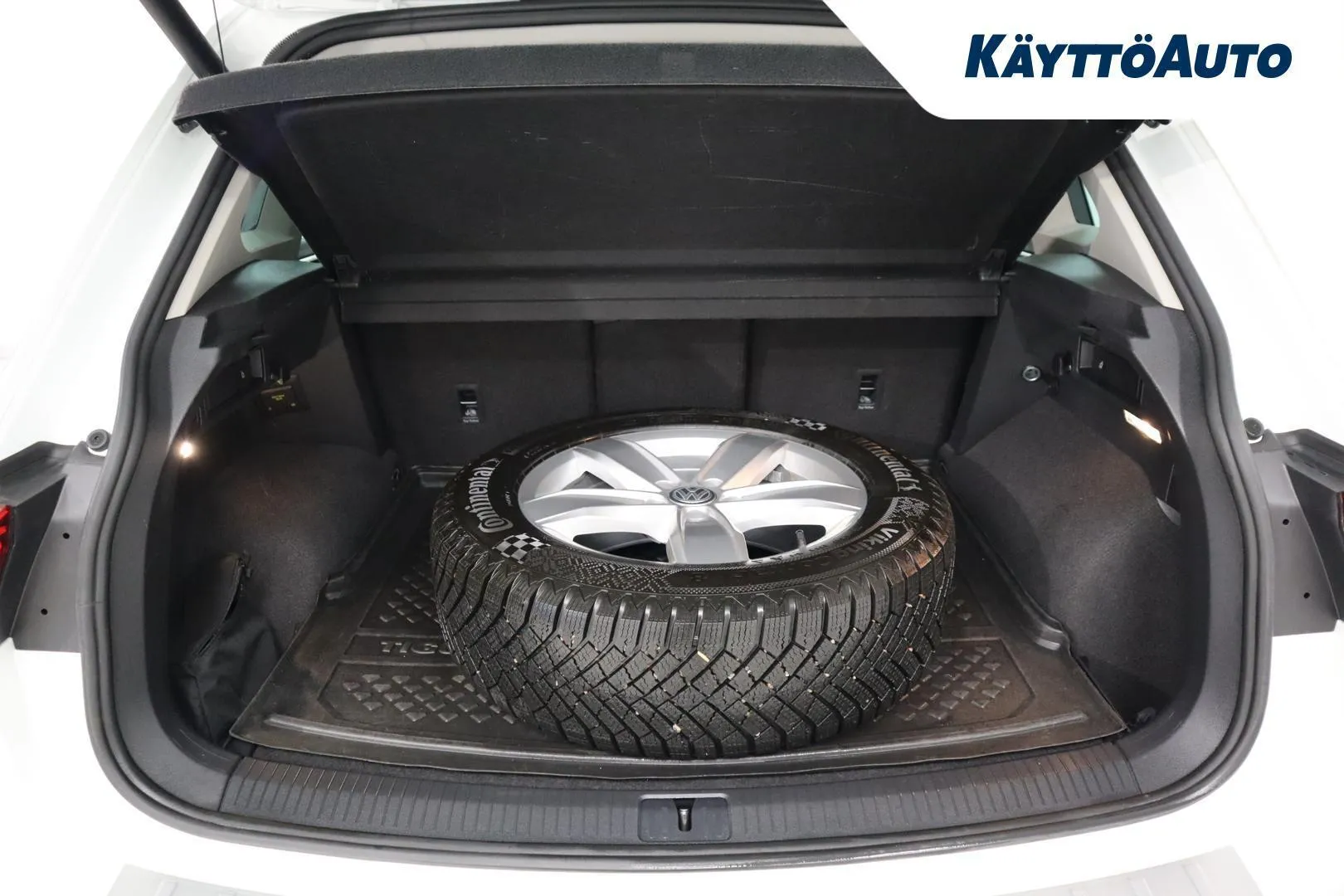 Volkswagen Tiguan CPF-566 carousel image