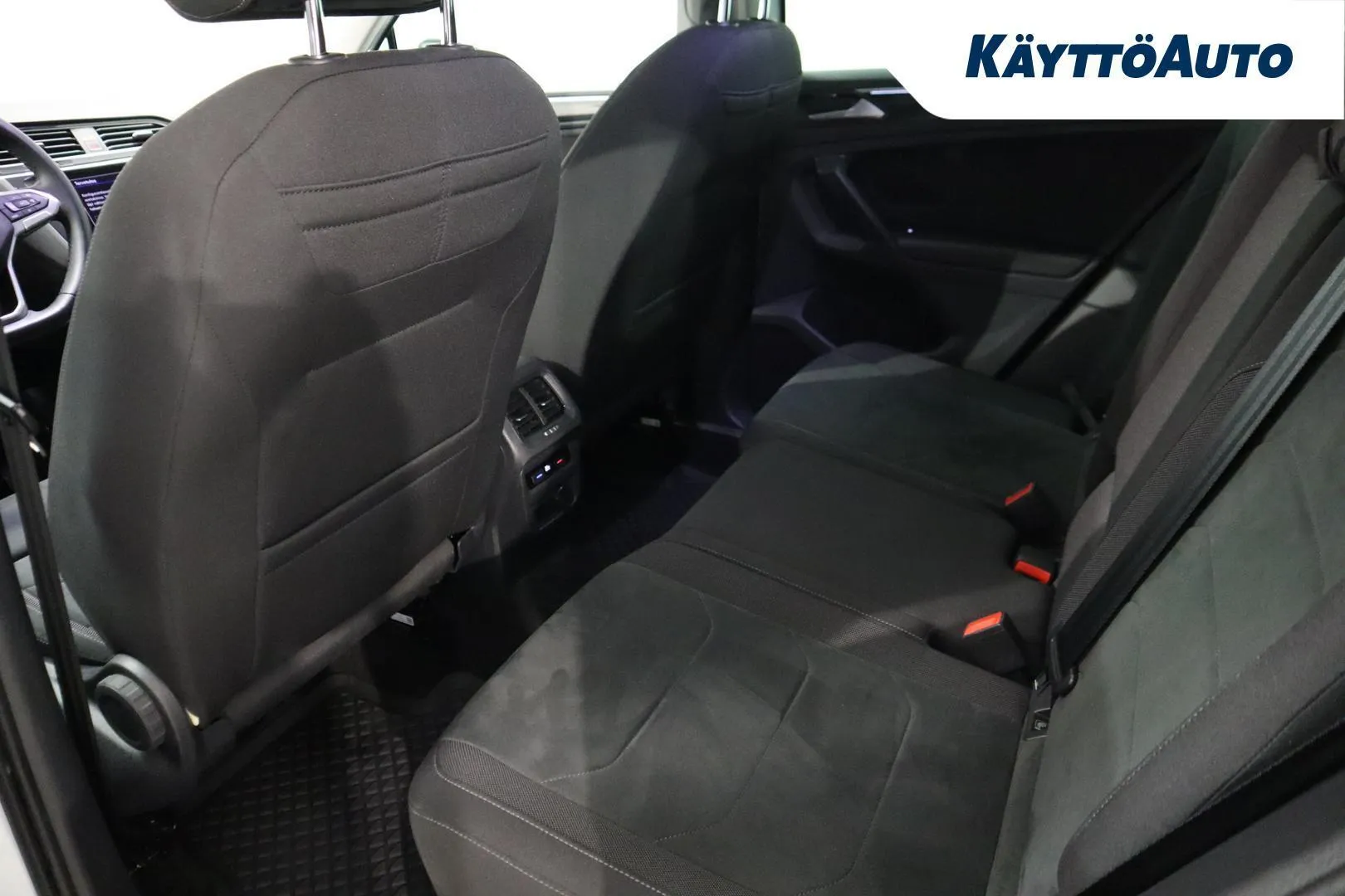 Volkswagen Tiguan CPF-566 carousel image