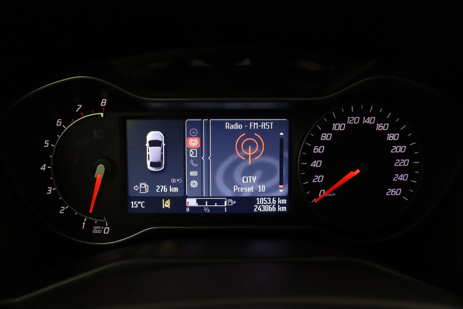 Ford Mondeo GJH-370 carousel image