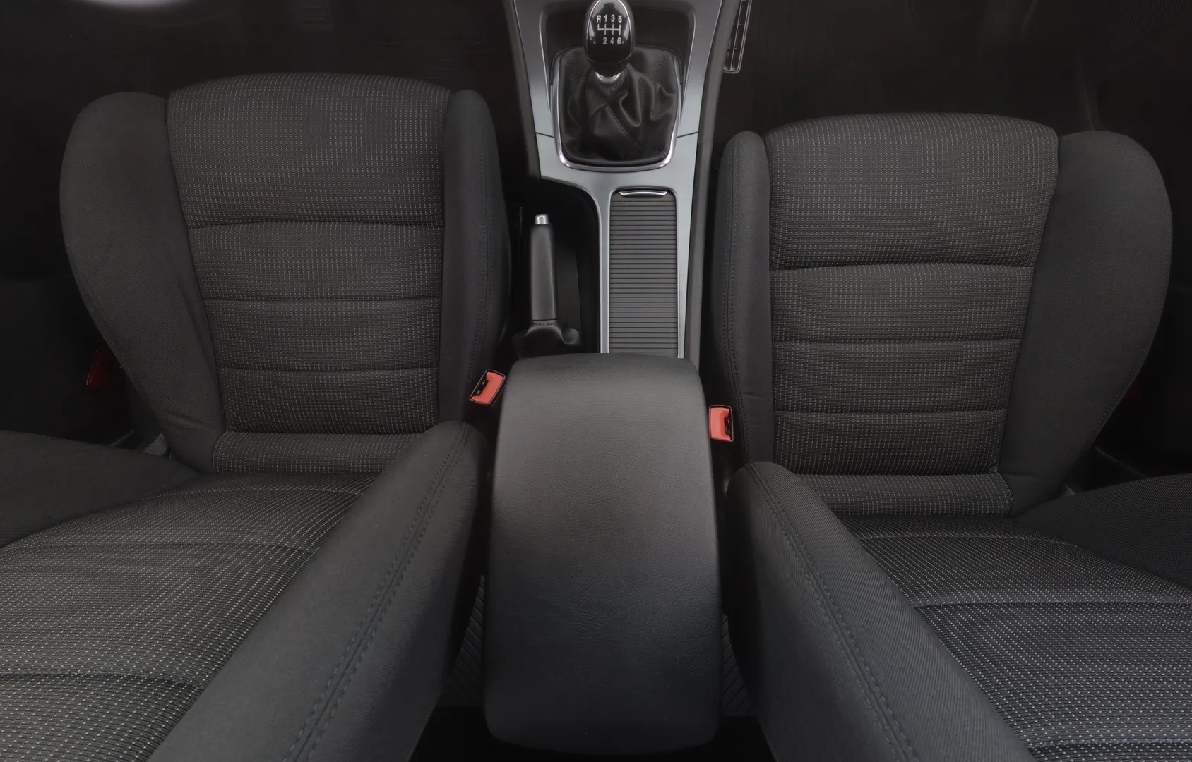 Ford Mondeo GJH-370 carousel image