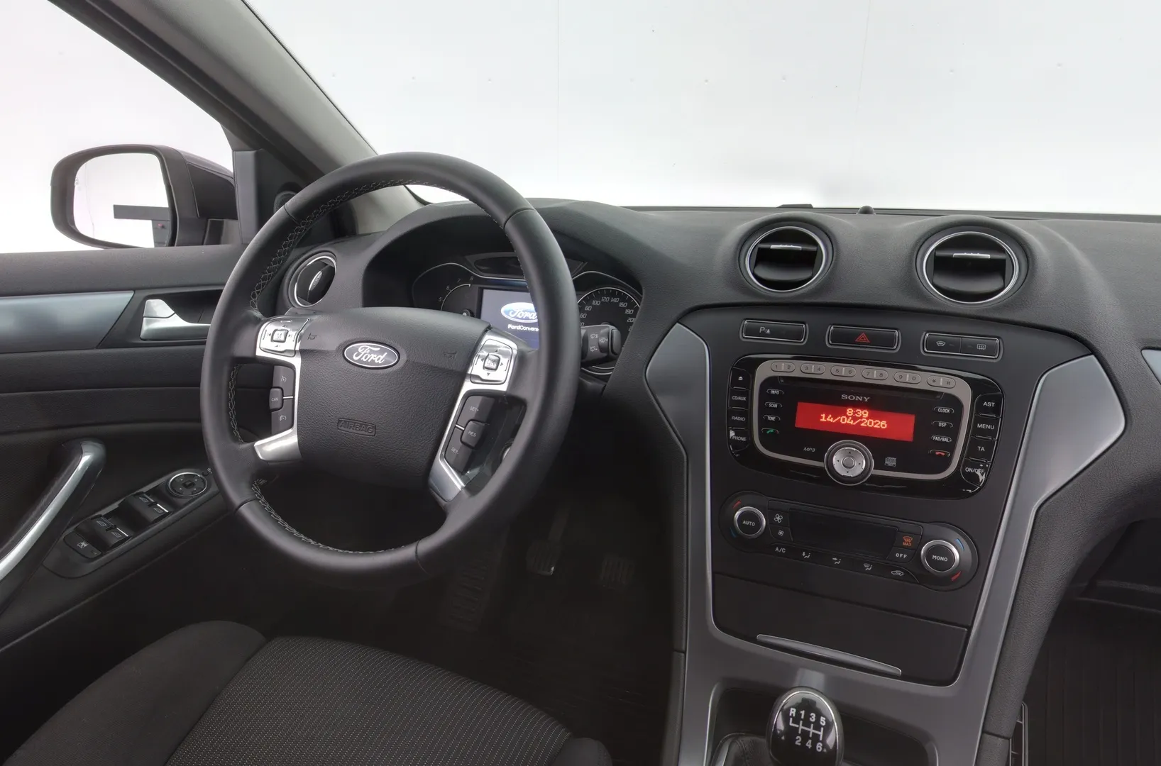 Ford Mondeo GJH-370 carousel image