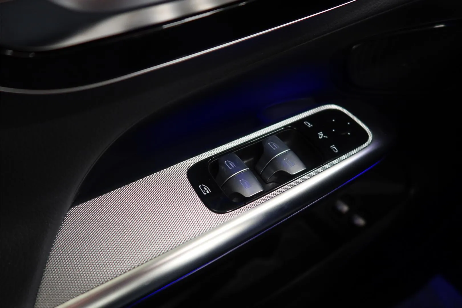 Mercedes-Benz GLC MRT-988 carousel image