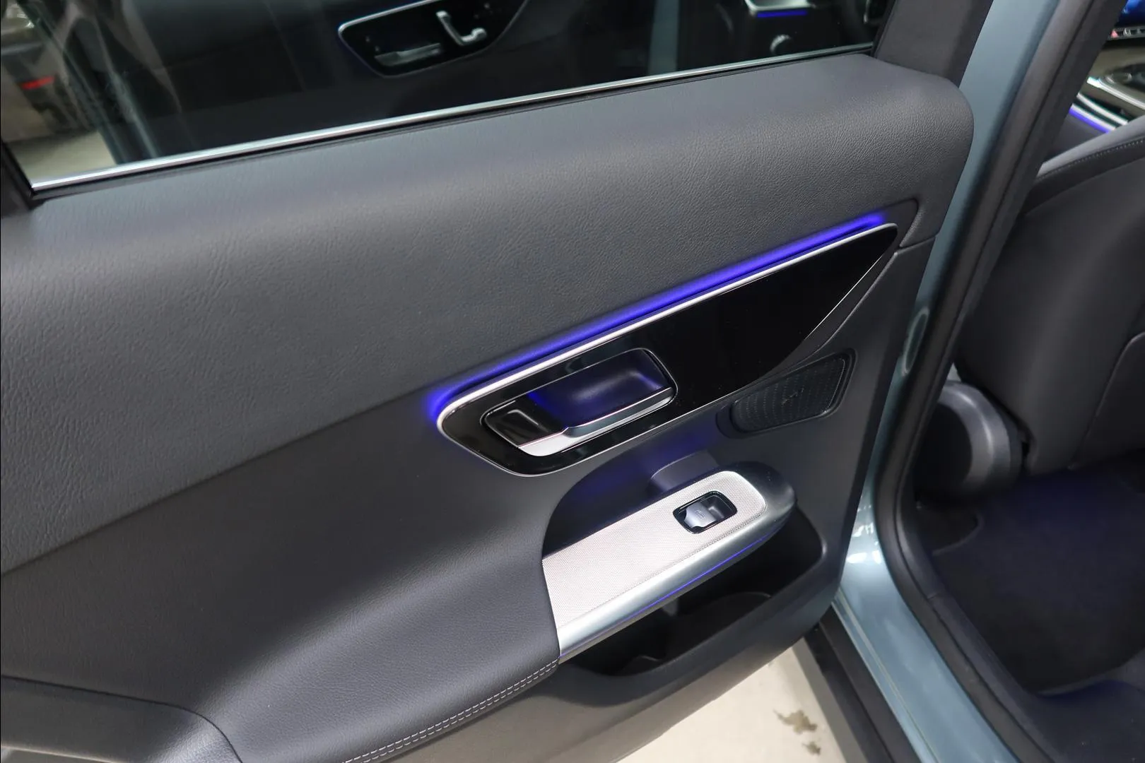 Mercedes-Benz GLC MRT-988 carousel image