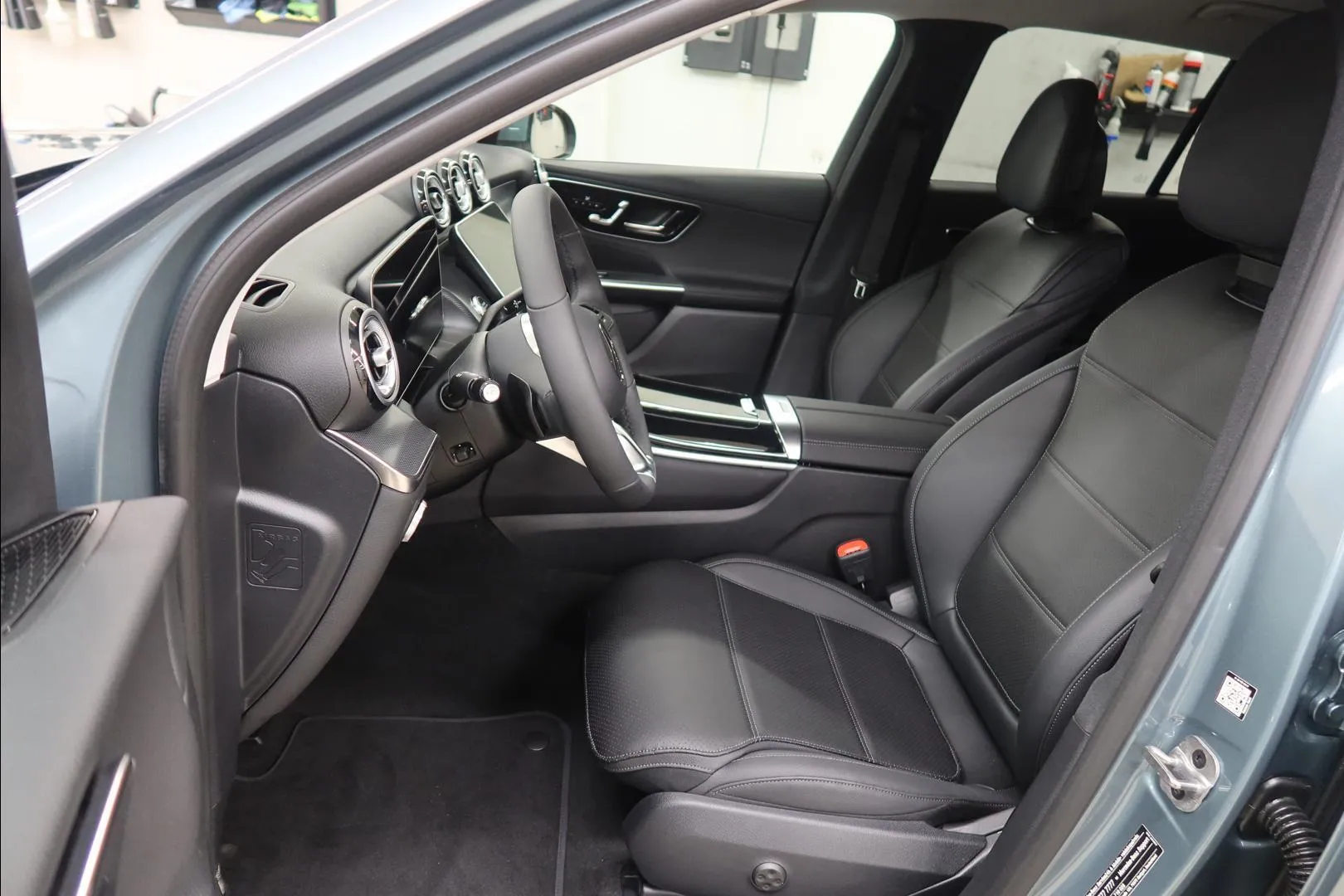 Mercedes-Benz GLC MRT-988 carousel image