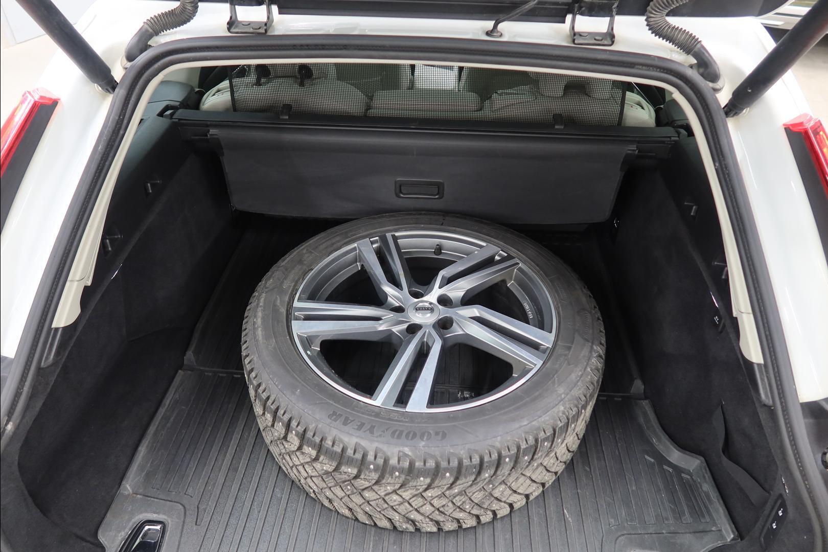 Volvo V90 Cross Country D4 AWD Plus aut 2019, kuva 5/30