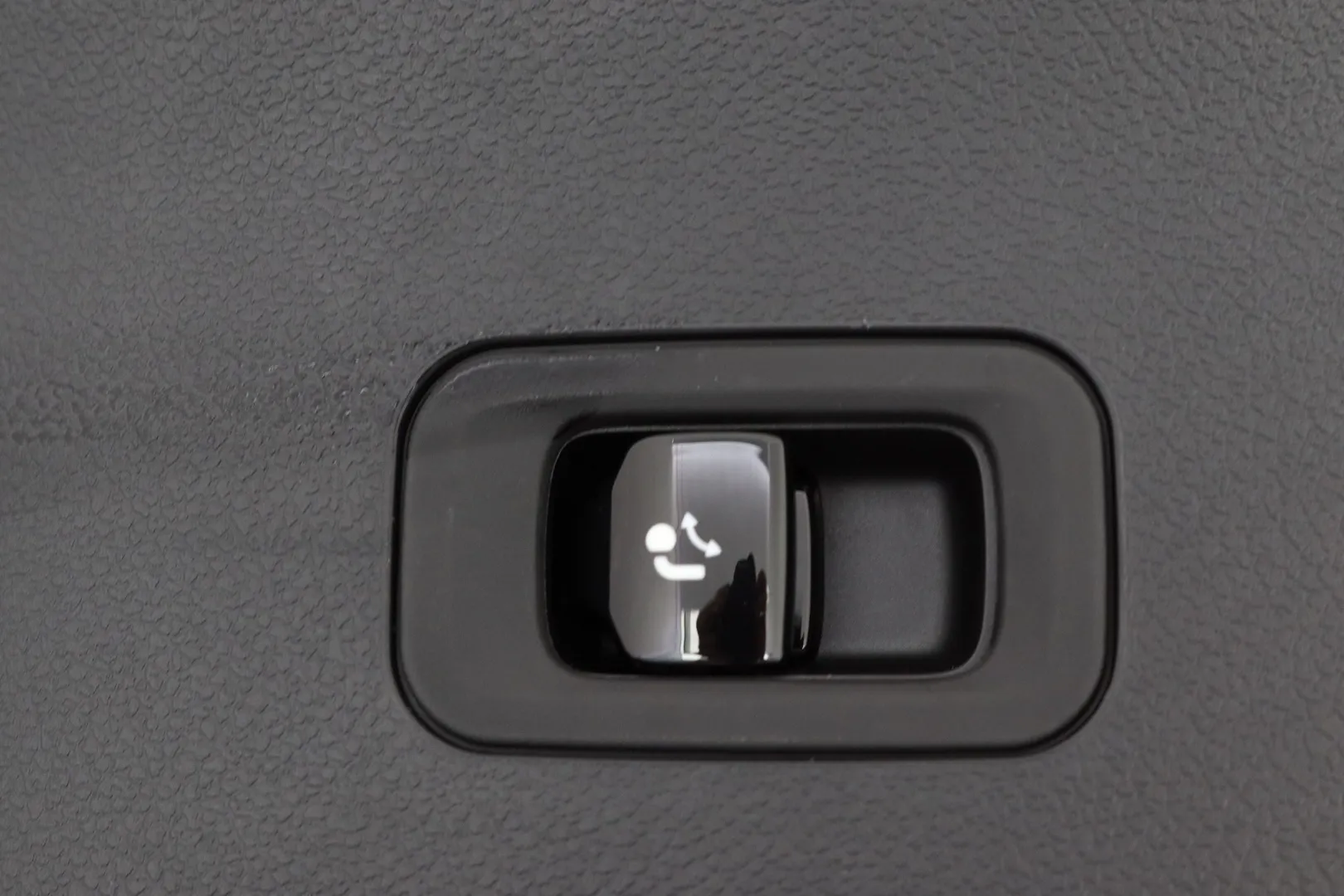 MERCEDES-BENZ CLA ZRC-698 carousel image