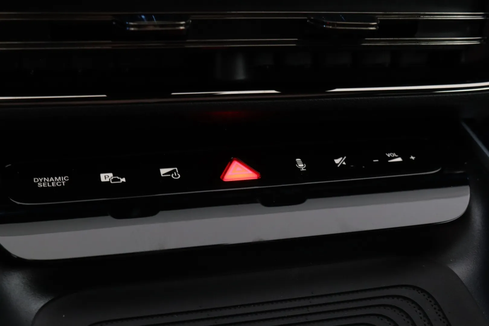 MERCEDES-BENZ CLA ZRC-698 carousel image