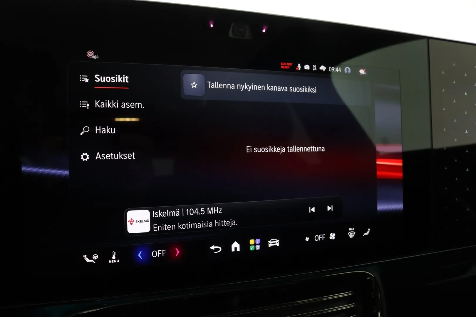 MERCEDES-BENZ CLA ZRC-698 carousel image