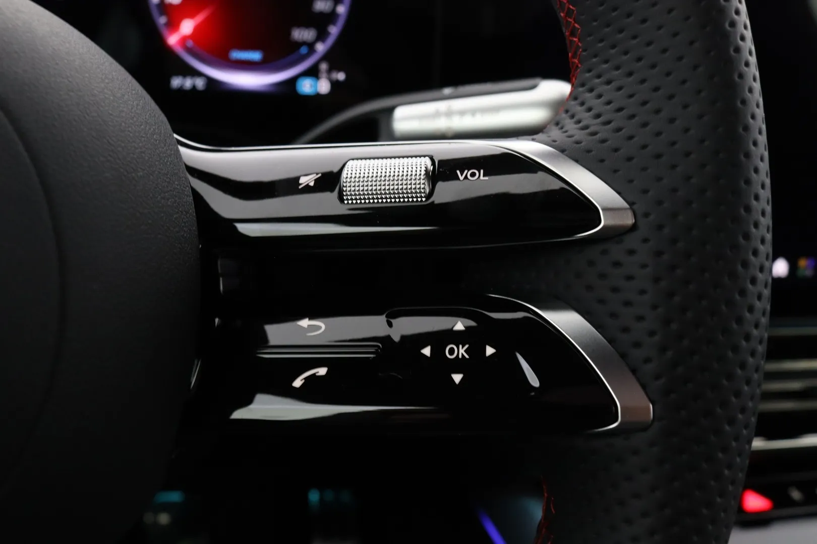 MERCEDES-BENZ CLA ZRC-698 carousel image