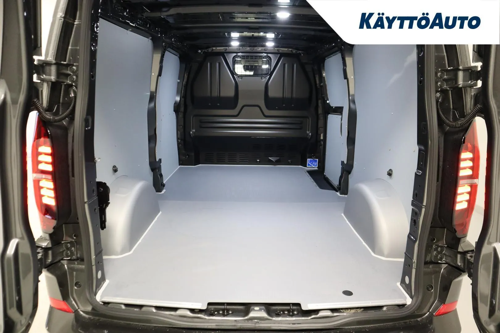 Volkswagen Transporter NOO-935 carousel image